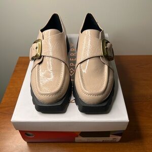 New KATY PERRY The Daarling Buckle Flat True Taupe Loafer (Size 6.5)